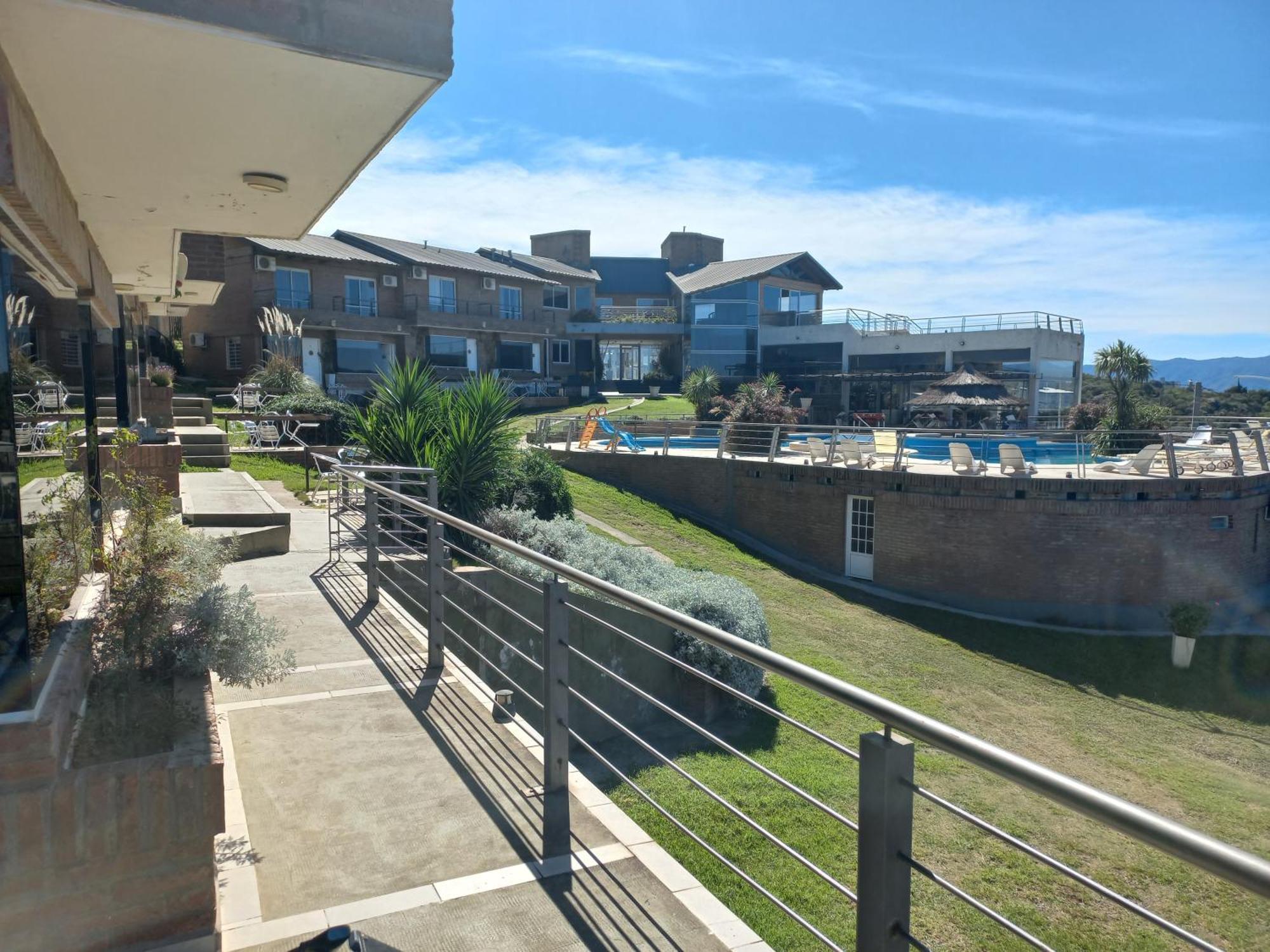 Hotel Ernestina Village & *